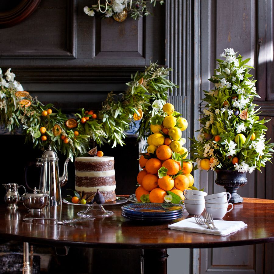 coffee table christmas decor